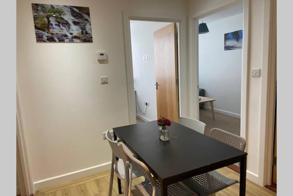 Cosy Apartment Near Train Station Портцмаус Экстерьер фото
